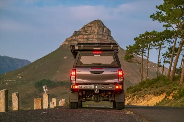 HILUX REVO CONTOUR CANOPY 2016+ Black