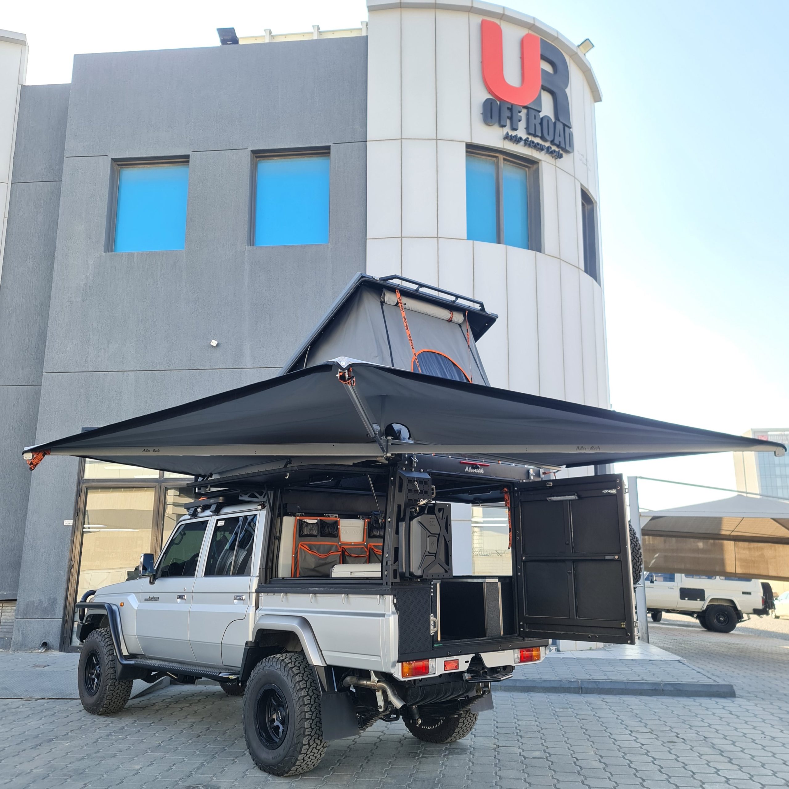 LC79 CANOPY CAMPER